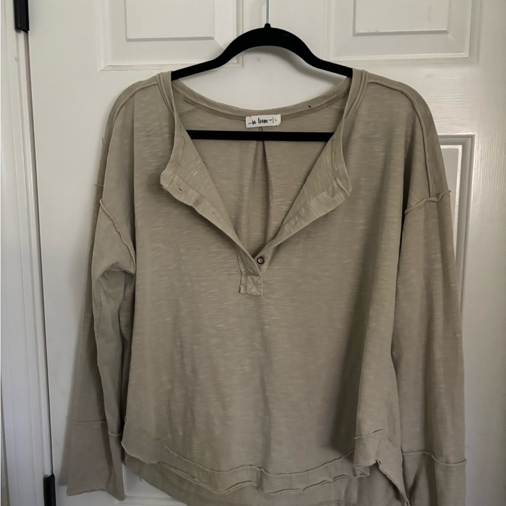 NWOT IN LOOM Henley Top - Taupe. SIZE L